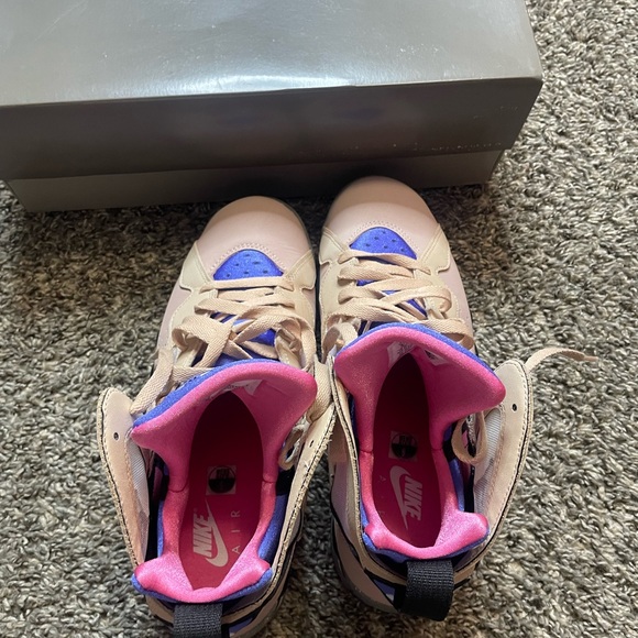 Jordan 7 Retro SE
Sapphire - Picture 6 of 11